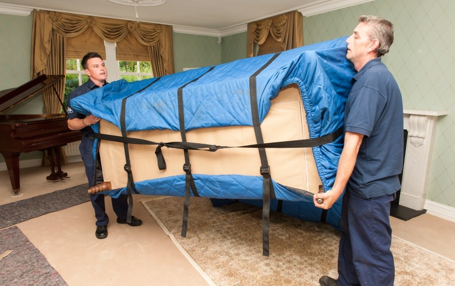 Removalists Gold Coast to Emerald