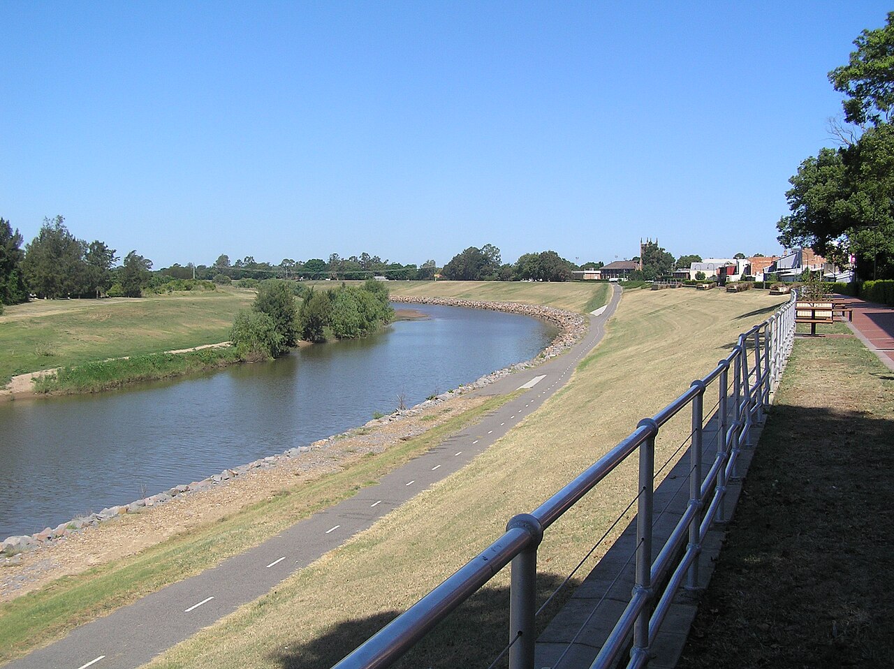 Hunter River viewed from the river walk at Maitland